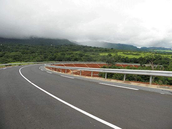 Kouramangui-Manda Sintourou 30公里柏油公路项目